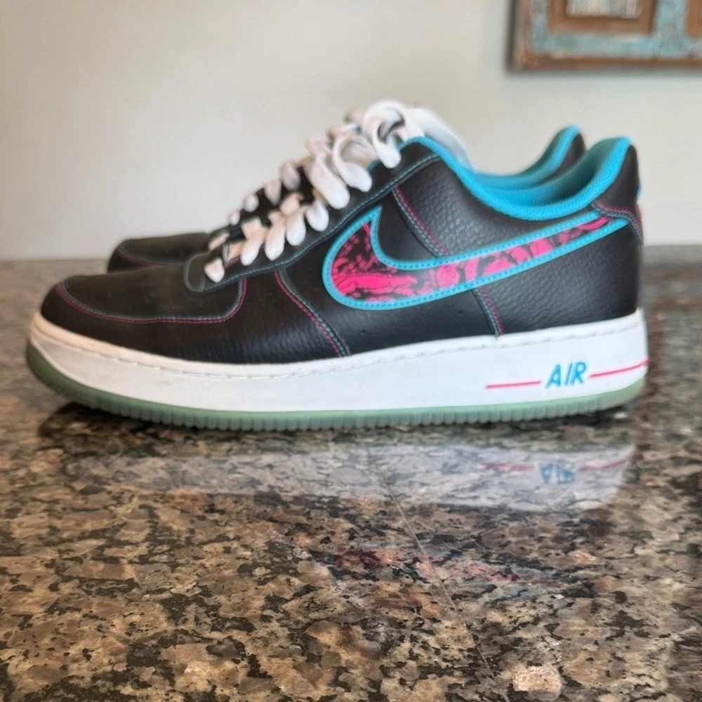 Nike Air Force 1 Miami nights Black with Teal and Pink Details EUC 9.5